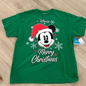 NWT Disney Mickey Mouse Santa Hat Christmas T-shirt